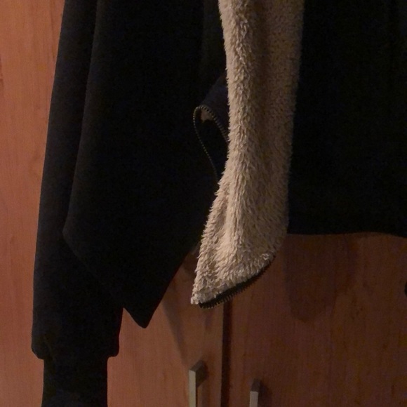 Hyden Yoo Cowl Neck Jacket - Picture 3 of 4